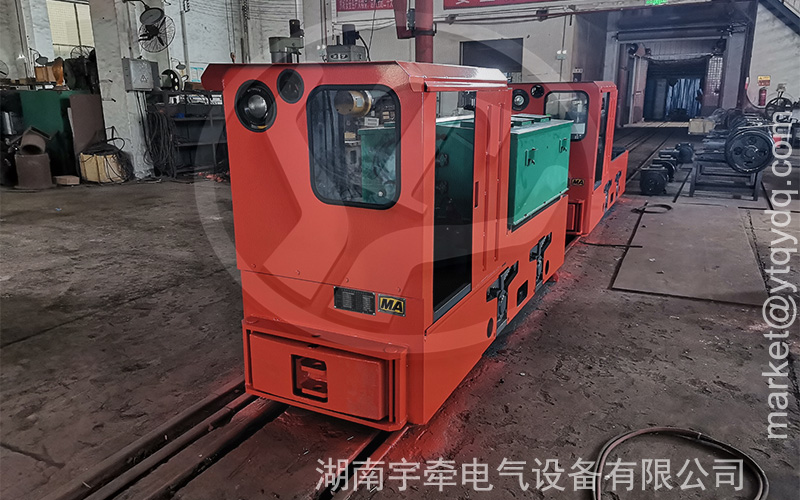 防爆型5噸蓄電池電機(jī)車(chē)發(fā)貨 1.jpg